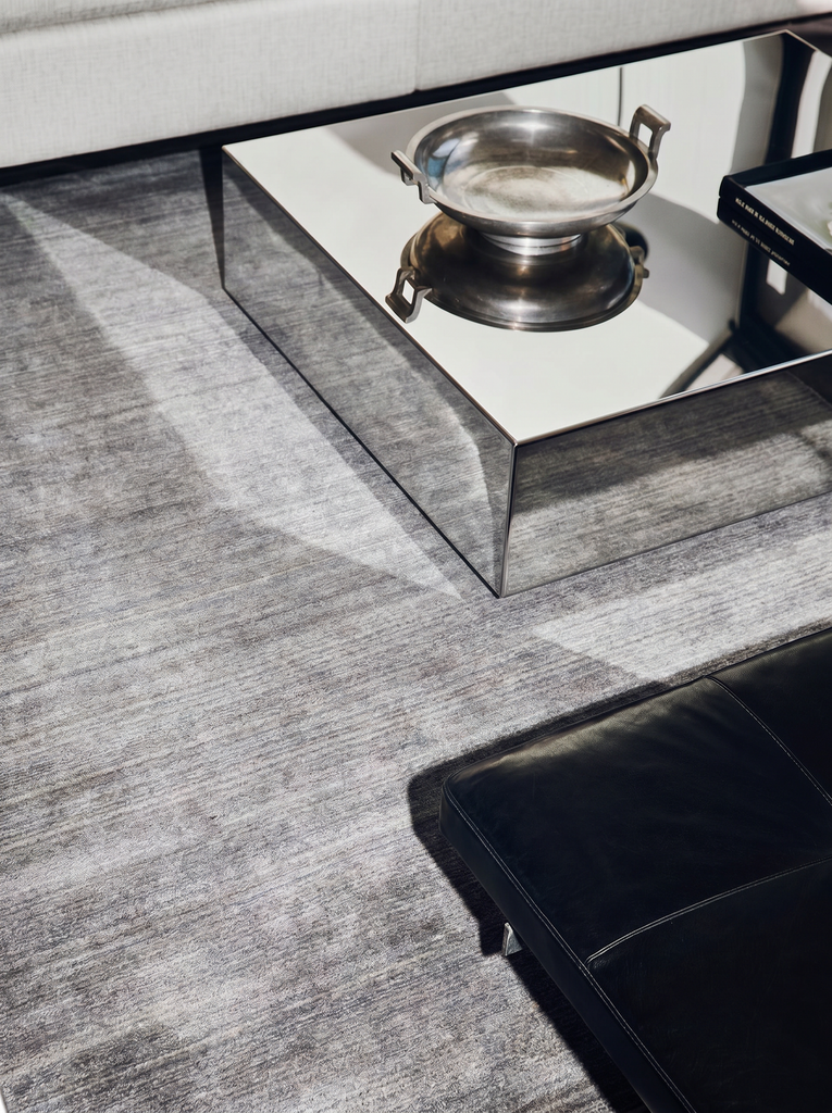 Tapis Uşak TENCEL™ Çırağan 100 % naturel, scintillant, fabriqué à la main sur métiers spéciaux PLNANT