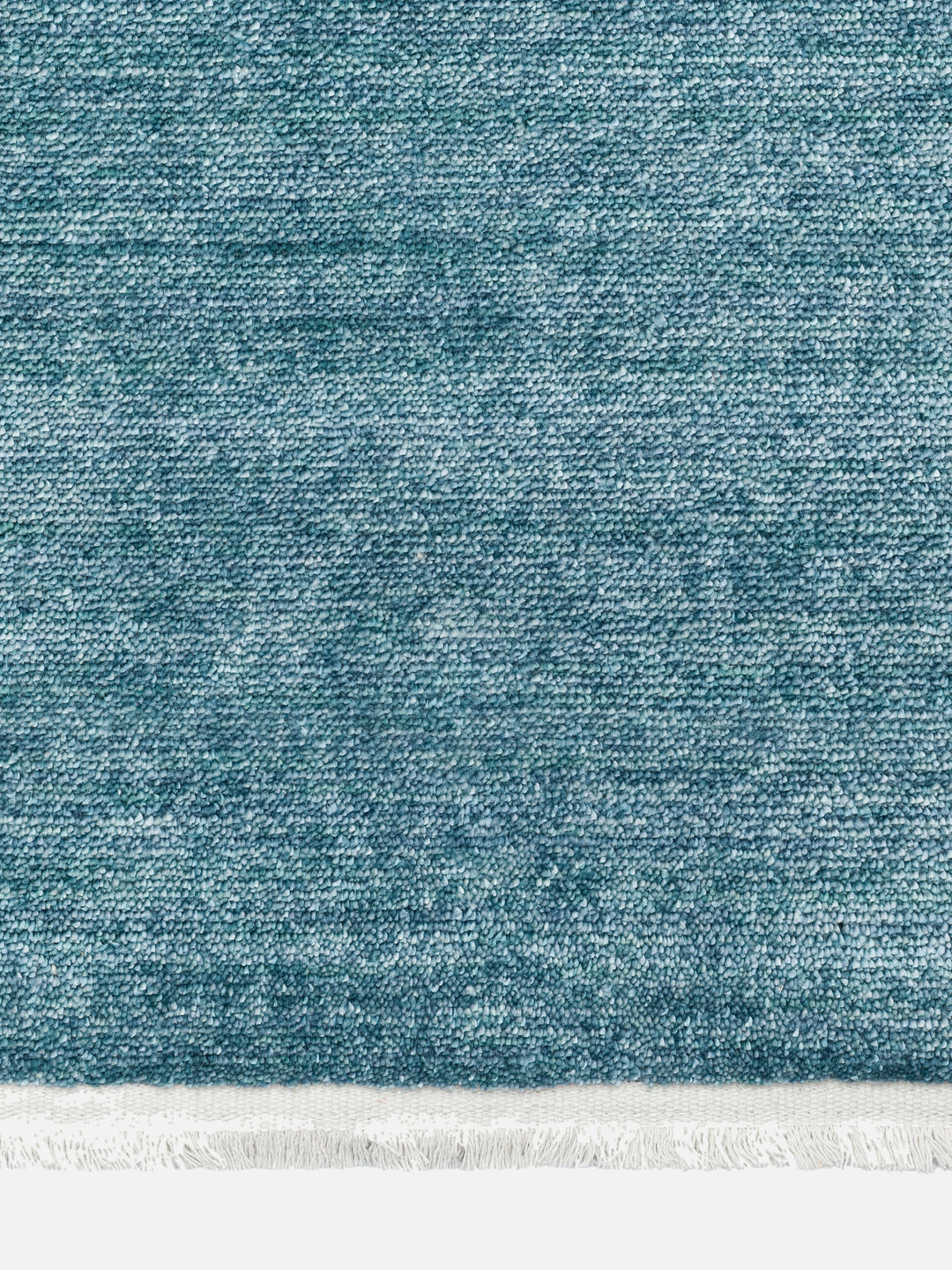 Victoria %100 TENCEL™ Lyocell El Emeği ile Üretilen Halı OCEAN MIST saçak detayı