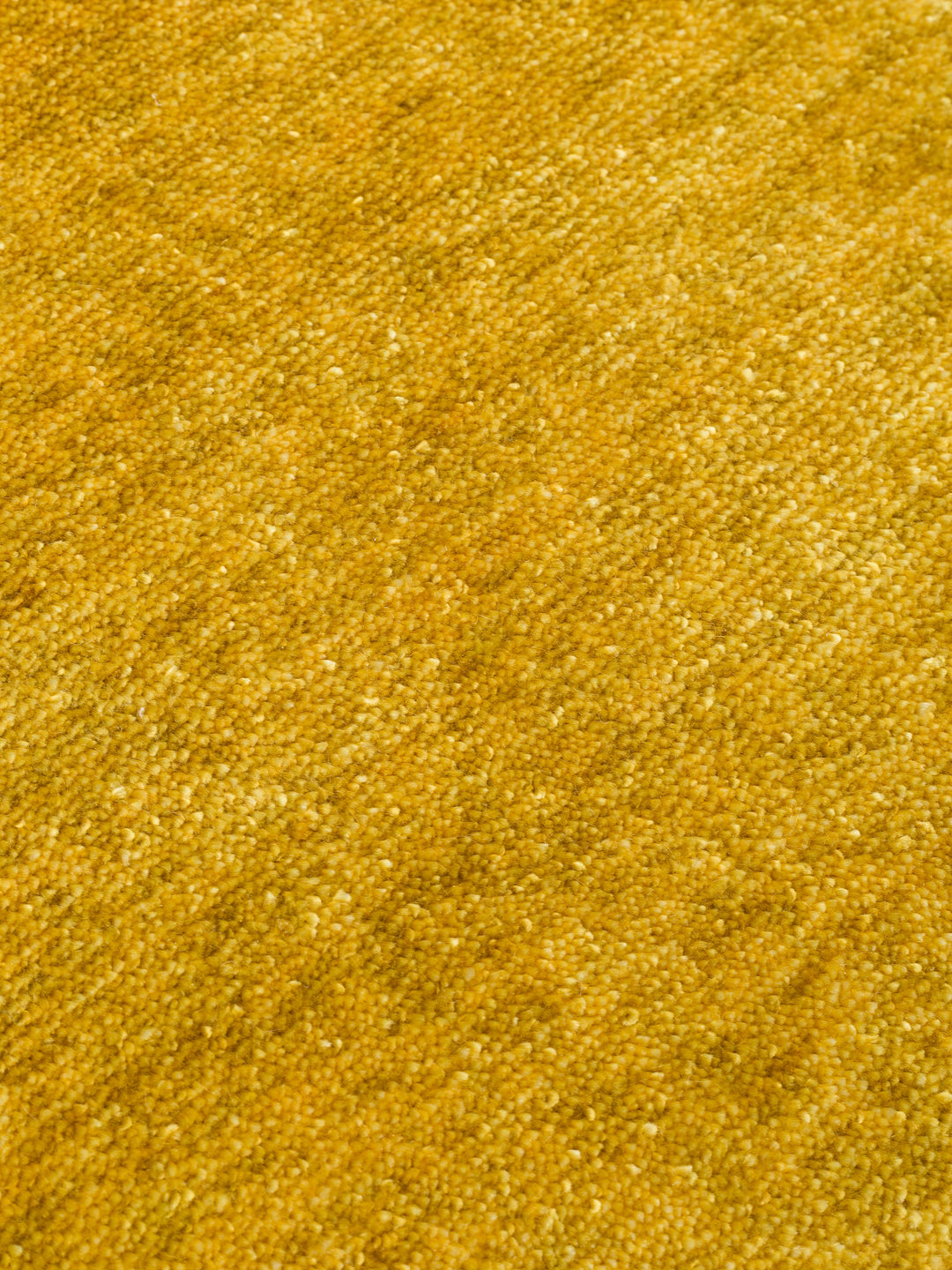 Victoria %100 TENCEL™ Lyocell El Emeği ile Üretilen Halı YELLOW SAFFRON doku detayı